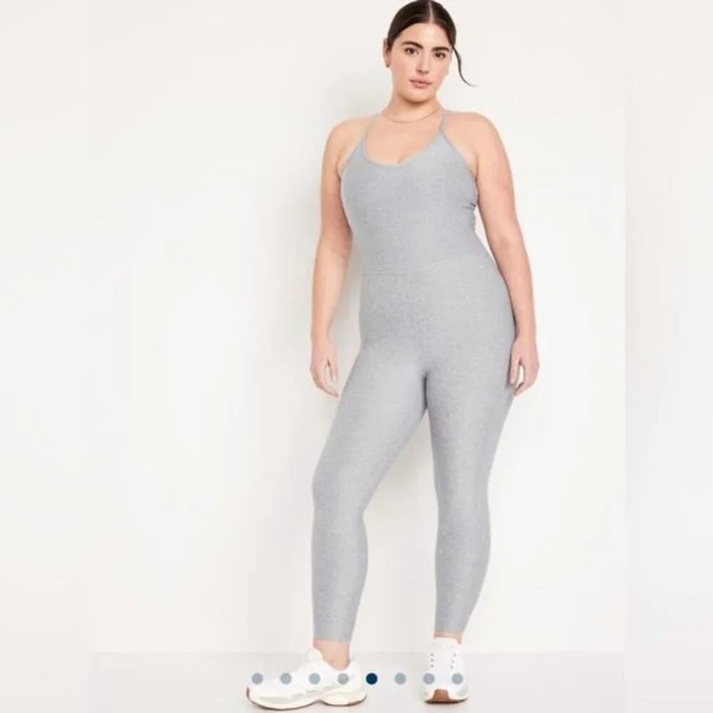 NWT Old Navy Cloud+ Sleeveless 7/8 Bodysuit - Picture 1 of 6